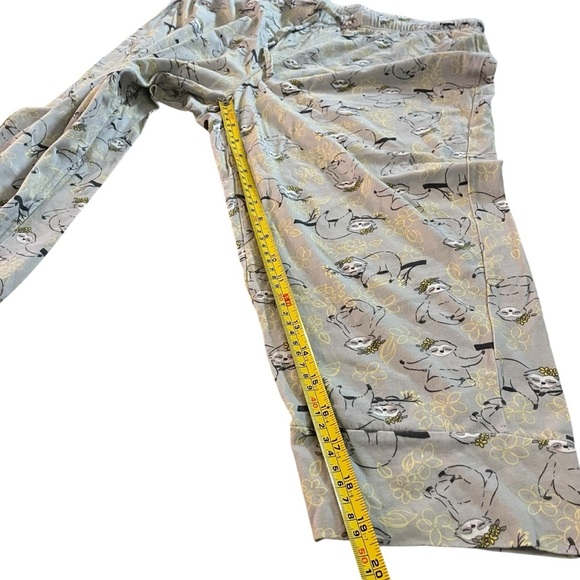 La Vie en Rose ‘hello sunshine’ Pajama set with sloth print pants size M/L - Picture 4 of 14